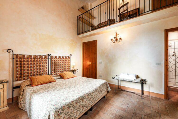 Doppelzimmer Gelsomino im Toskana Agriturismo Montealbino mit Pool und Restaurant