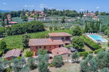 Casale Presciano Toskana Agriturismo,  Ferienwohnungen im Chianti Weingut mit Pool