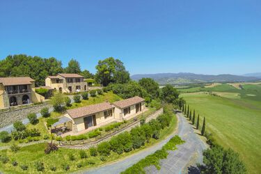 Borgo del Monte, Toskana Ferienwohnungen für Familien mit Panorama am Meer mit großem Pool