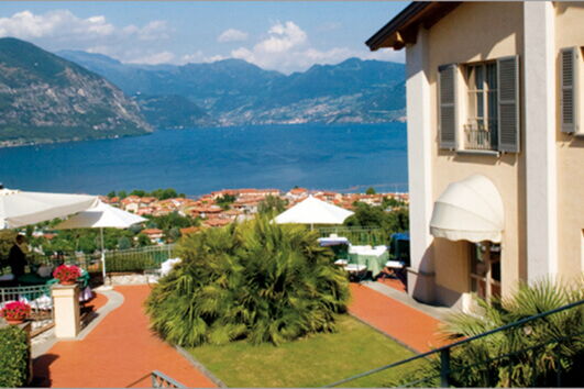Doppelzimmer Classic mit Blick in Innenhof im Hotel Relais Mirabella