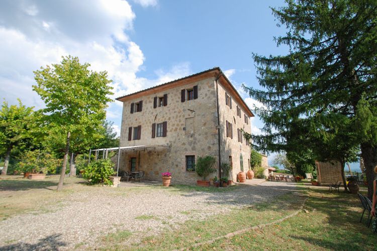 Toskana Ferienwohnung Minore im Agriturismo Casciano mit Pool und Val d'Orcia Panorama