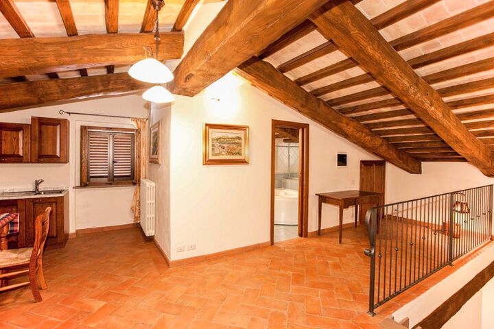 Toskana Hotel La Storia Ferienwohnung Nr. 3 bei Volterra mit Panorama Pool, Wohnbereich