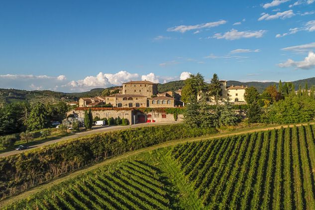 Elegantes Toskana Weingut La Vite mit Ferienwohnungen im Chianti Gesamtansicht 5