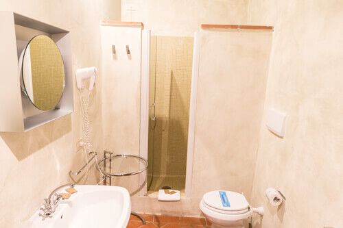 Doppelzimmer Classic Mugnaio Toskana Weingut La Vite im Chianti mit großem Pool und Restaurant