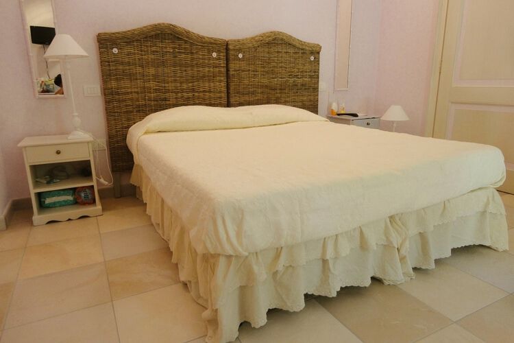 Doppelzimmer Superior Nr. 3 im Hotel Ambiente am Meer der Toskana mit Pool