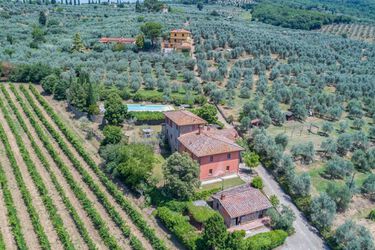 Casale Presciano Toskana Agriturismo,  Ferienwohnungen im Chianti Weingut mit Pool