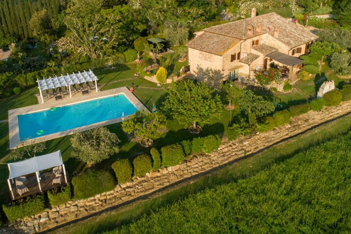Toskana Ferienhaus Villa Francigena in Alleinlage mit Pool bei San Gimignano