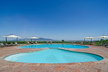 Weingut Valli Ferone Agriturismo mit Ferienwohnungen und Pool