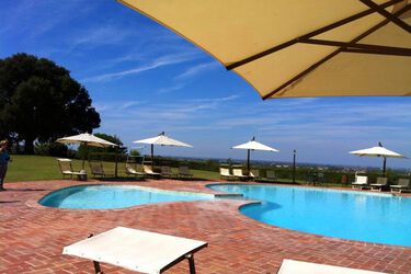 Weingut Valli Ferone Agriturismo mit Ferienwohnungen und Pool