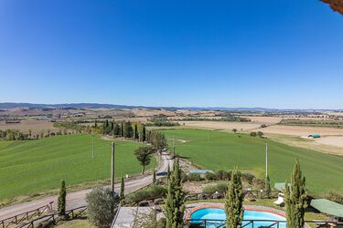 Podere Senesi Toskana Agriturismo Ferienwohnungen bei Siena mit Pool