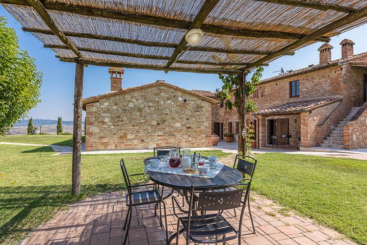 Ferienwohnung Fornaio Toskana Agriturismo Borgo Bacco mit Pool bei Siena Gartensitzplatz 3