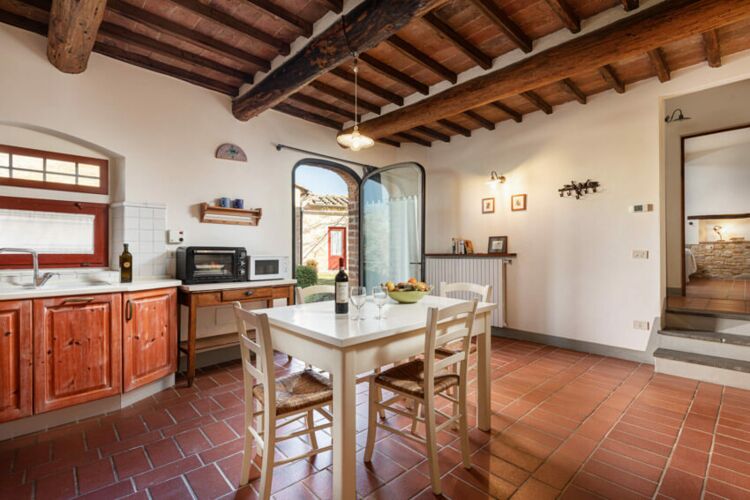 Ferienwohnung Tinaie im Toskana Agriturismo Montealbino mit Pool und Abendessen