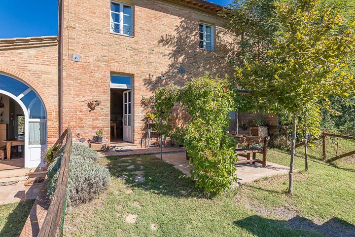 Ferienwohnung Mela Podere Senesi Toskana Landgut mit Pool südlich Siena in der Crete Terrasse 3
