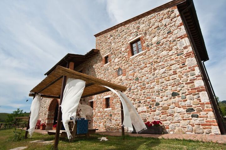 Toskana Bio Agriturismo Podere Campaini mit Pool bei Volterra Ferienwohnung Tulipano Terrasse