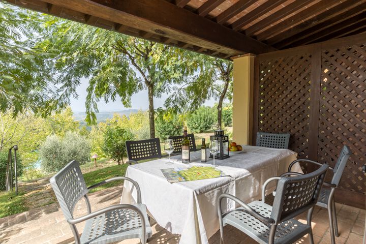 Ferienwohnung Leonardo Residence San Lorenzo Toskana Weingut mit Pool, Terrasse