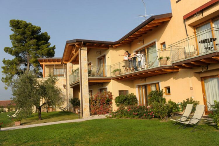 Ferienwohnung Monolocale mit Seeblick im Landgut Ca' del Lago mit Pool