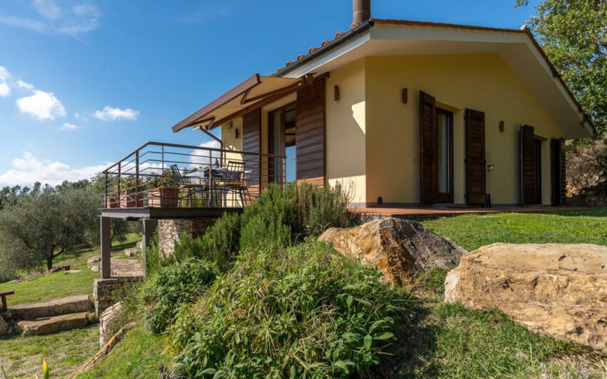 Häuschen Gialla mit privatem Jacuzzi und Gemeinschaftspool Agriturismo Appassionato in Meernähe Außenansicht