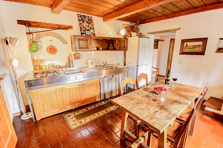 Ferienwohnung Lisa Toskana Agriturismo Artigiani Weingut für Familien Urlaub mit Pool