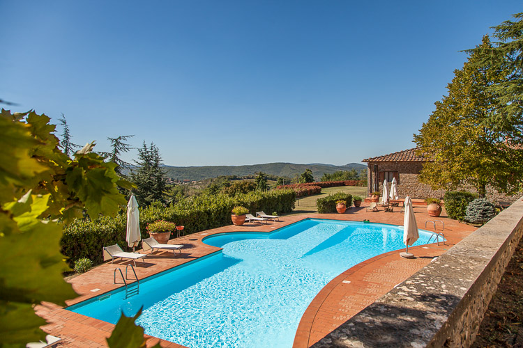 Doppelzimmer Classic Fornaciaio Toskana Weingut La Vite im Chianti mit großem Pool und Restaurant