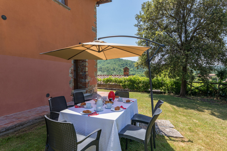 Ferienwohnung Vigneto Toskana Agriturismo Weingut Casale Presciano mit Terrasse und Pool