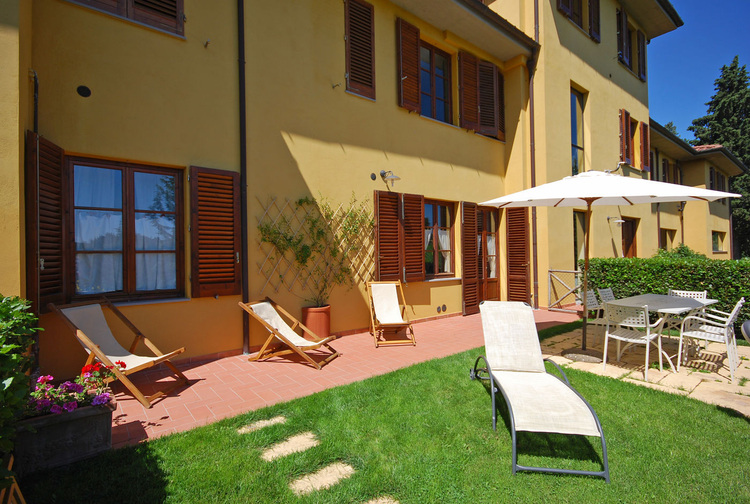 Tenuta I Cipressi Toskana Agriturismo im Chianti mit Pool und Garten Ferienwohnung Quercia garten 1