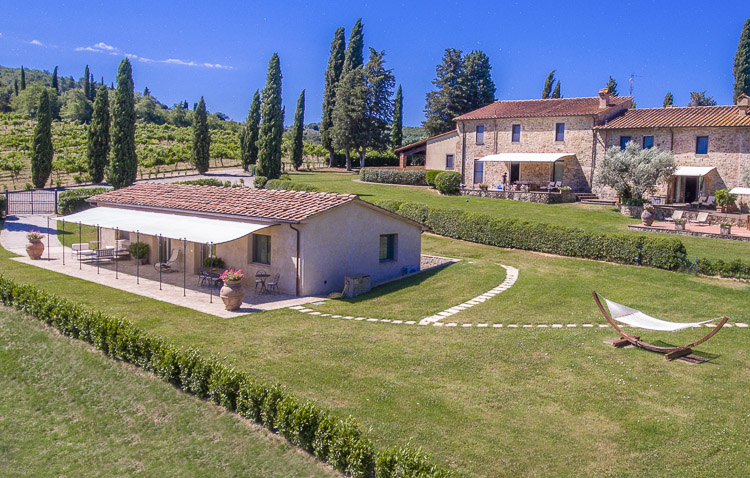 Einzelhaus Villetta Weingut Alla Jesolana Toskana Agriturismo mit Pool im Chianti bei Siena von außen