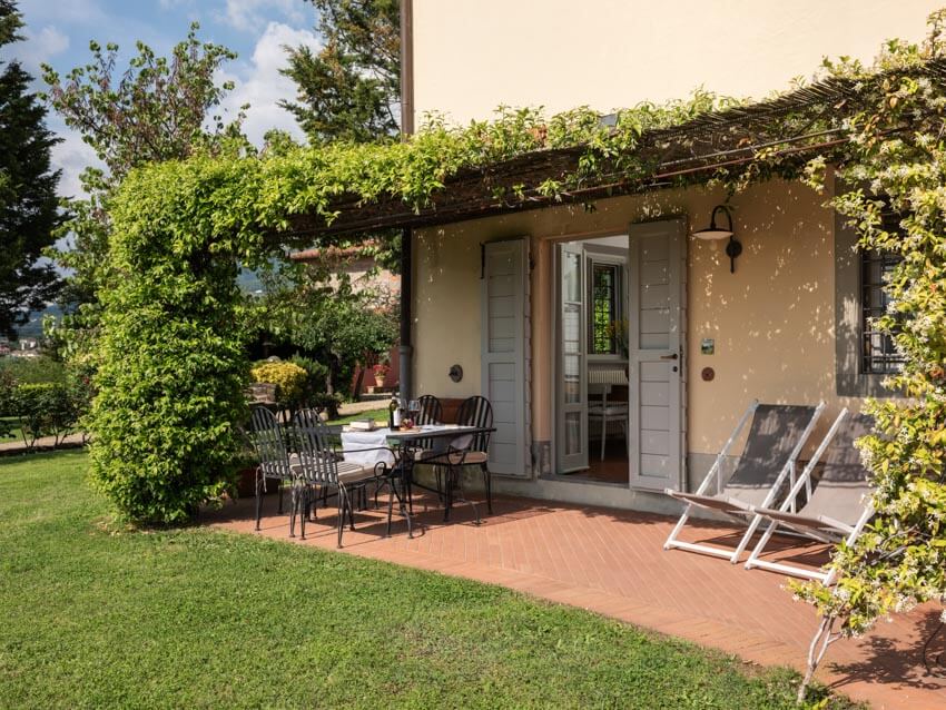 Toskana Agriturismo Casentino mit Pool bei Florenz Ferienwohnung Pendolino Terrasse
