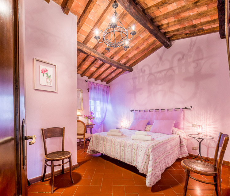 Doppelzimmer Lila Toskana Agriturismo Bead an Breakfast mit Pool im Chianti Schlafen 1