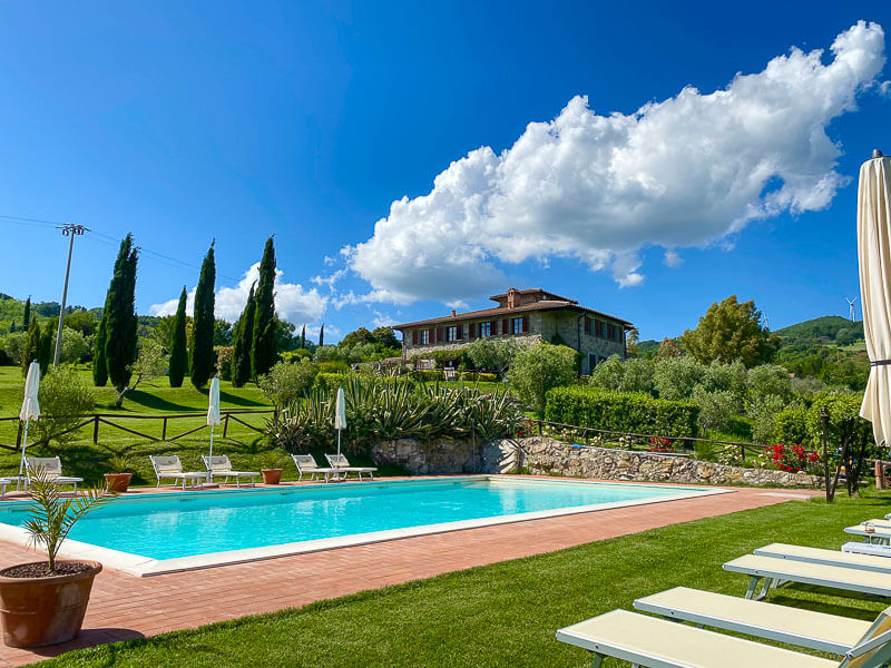 Toskana Agriturismo Ferienwohnungen mit Pool und Panoramablick bei Volterra Poolbereich 3