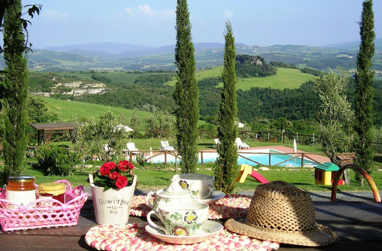 Toskana Agriturismo Relais di Paola mit Panoramablick zwischen Volterra und Meer Poolbereich