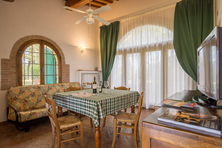 Toskana Ferienwohnung Segatoio im Chianti-Landgut Villa Panconesi mit Pool