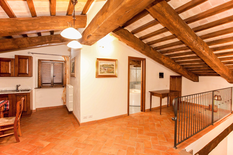 Toskana Hotel La Storia Ferienwohnung Nr. 3 bei Volterra mit Panorama Pool, Wohnbereich