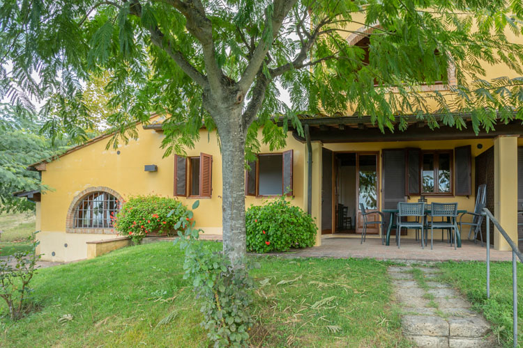 Toskana Ferienwohnung Boccaccio im Chianti Weingut Residence San Lorenzo mit Pool