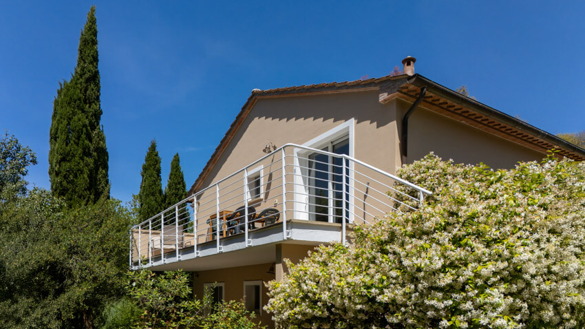 Ferienwohnung Nr. 2 im Agriturismo Il Gineprino mit Pool in Meeresnähe großer Balkon