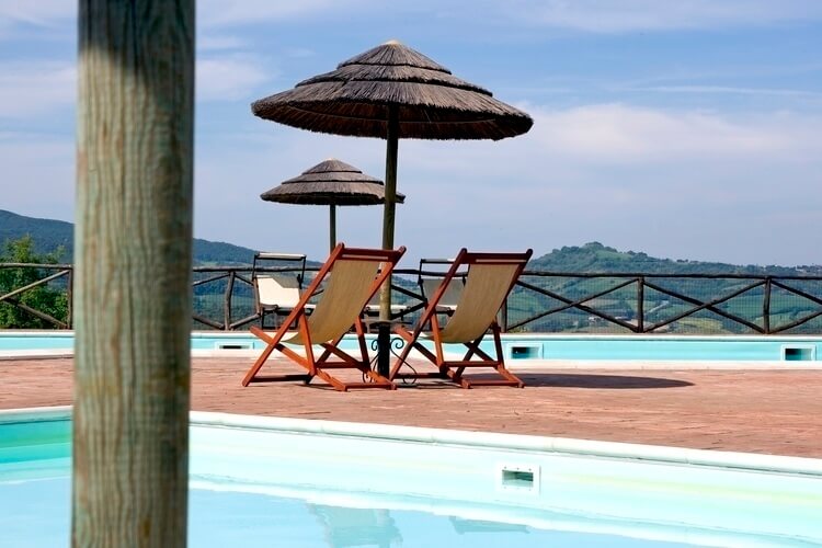 Toskana Ferienwohnung Nr. 18 im Borgo del Monte, für einen Familien-Urlaub, Pool mit Ausblick