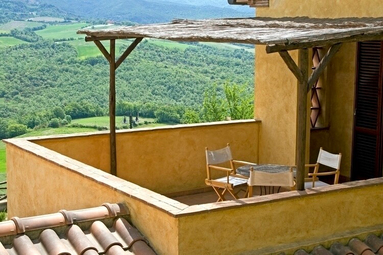 Toskana Ferienwohnung Nr. 9 für 6 Personen, im Borgo del Monte, mit 3 Terrassen und Pool