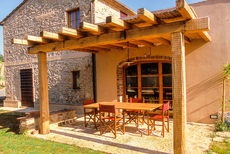 Ferienwohnung Pergola Fattoria Montescudaio Toskana Ferienwohnungen mit Pool am Meer Terrasse 1
