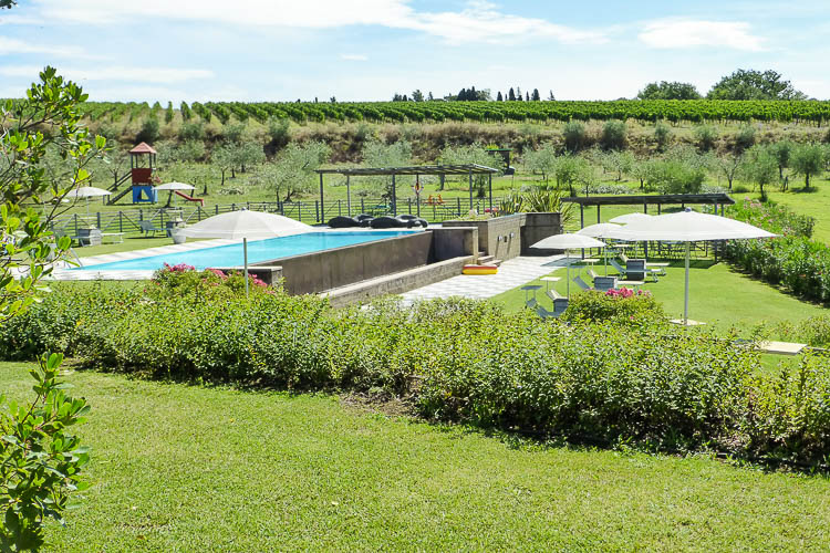 Ferienwohnung Oleandro, im Toskana Agriturismo La Poesia mit Pool und Terrasse