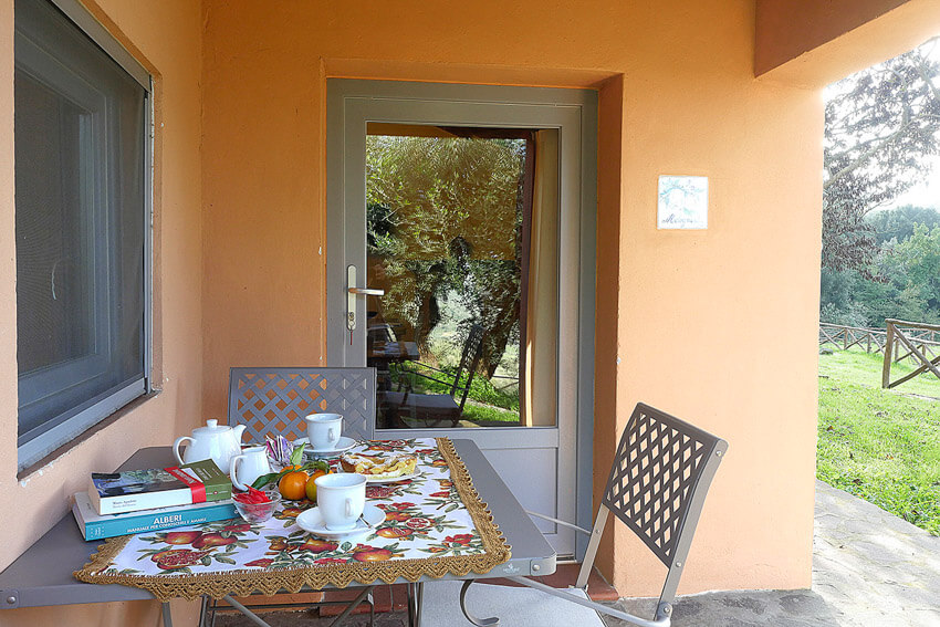 Ferienwohnung Melograno Agrituriso Castagnetto mit Meerblick und Pool in der Toskana Terrasse