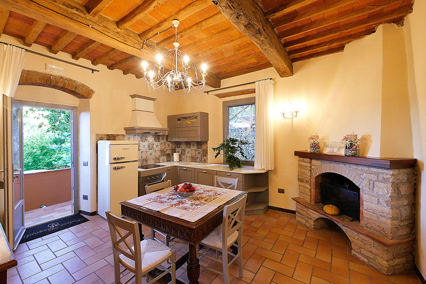 Ferienwohnung Rosa im Toskana Agriturismo Castagnetto mit Meerblick und Pool Essbereich