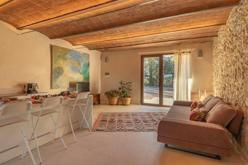 Ferienwohnung Antenata im toskanischen Landgut Podere Puccini mit Pool nah am Meer Wohn- und Essbereich