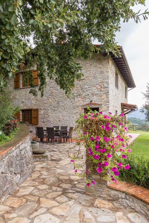 Ferienwohnung Zelinta in der Villa Panoramica mit Pool bei Lucca