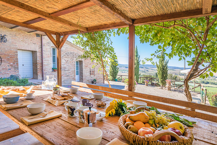 Ferienwohnung Sole Toskana Landgut Podere Senesi mit Pool südlich Siena in der Crete Sitzplatz 3