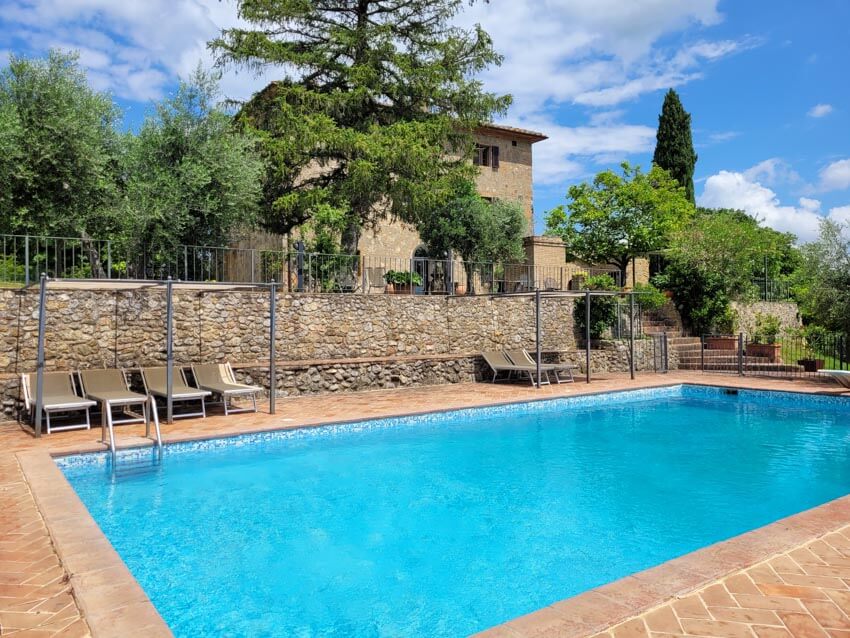 Toskana Ferienhaus Casciano mit Pool und Panorama am Val d´Orcia Pool und Haus