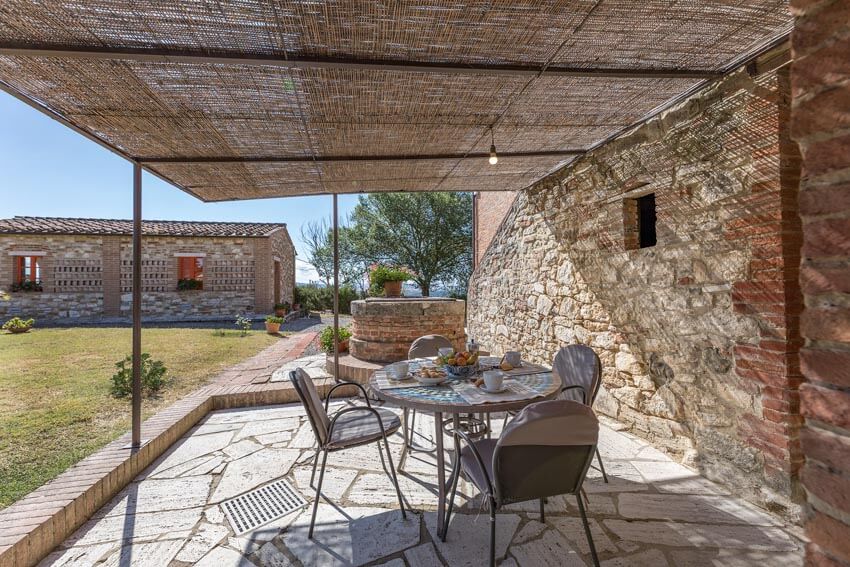 Agriturismo Aquila in der Toskana mit Pool Ferienwohnung Primula Terrasse