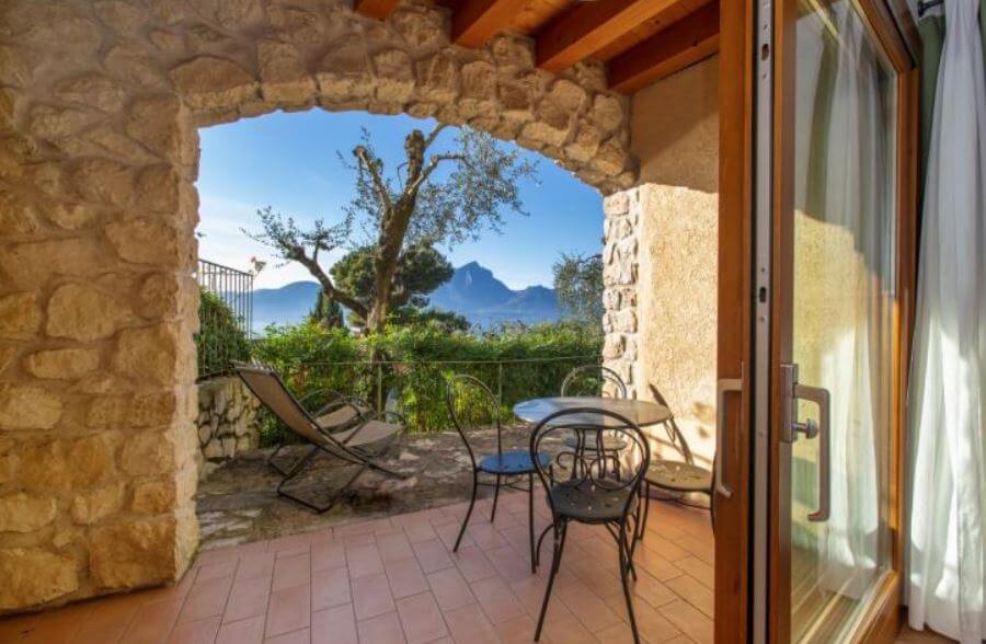 Ferienwohnung Bilocale mit Seeblick im Landgut Ca' del Lago mit Pool